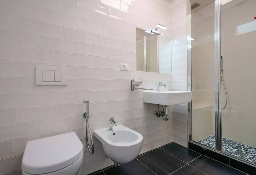 スタンダードトリプルルーム, Funtanir Rooms