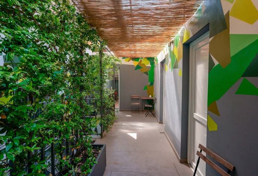 スタンダードトリプルルーム, Funtanir Rooms