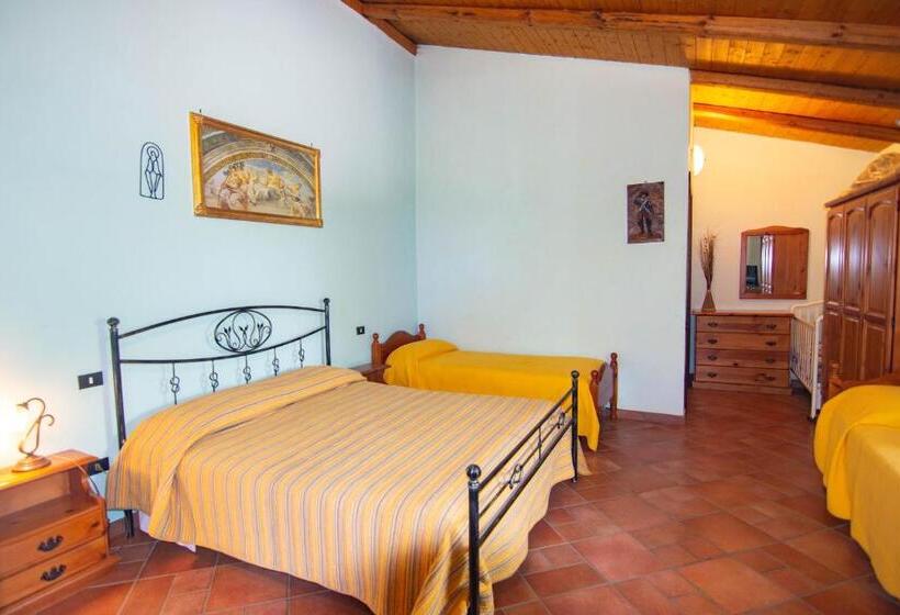 חדר סטנדרט, Il Falco Del Cilento