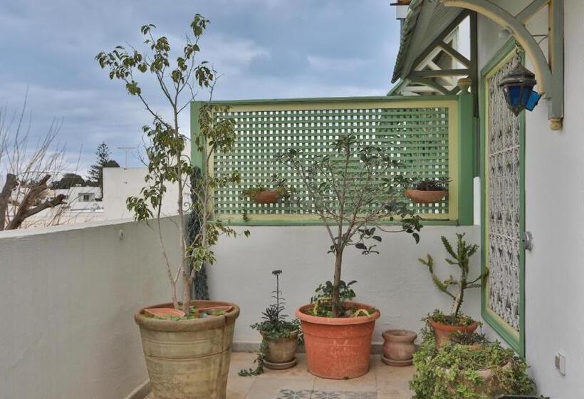 اتاق لوکس با بالکن, Dar Souad