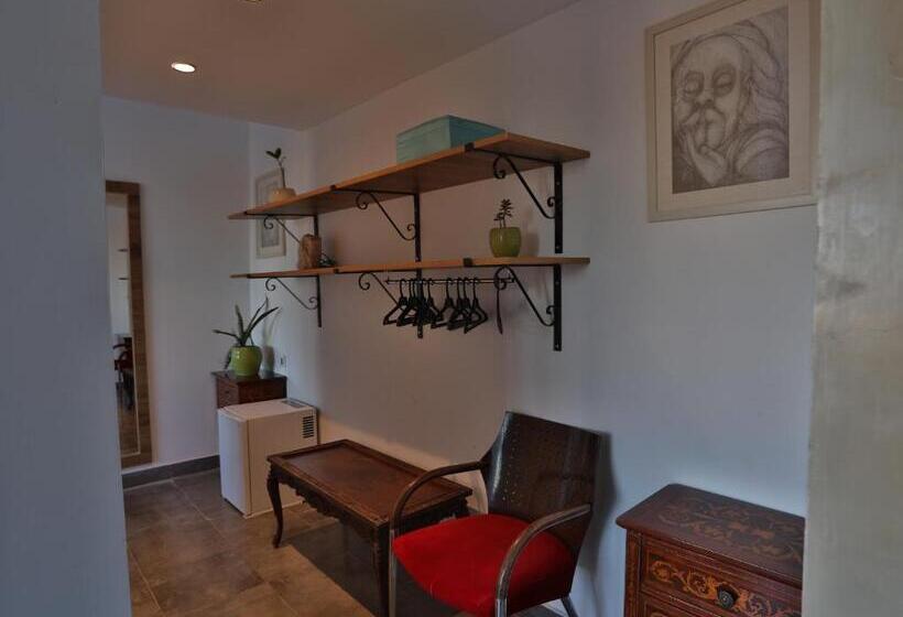 اتاق لوکس, Dar Souad