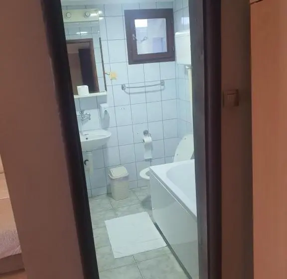 اتاق خانوادگی, Guest House Vila Bor