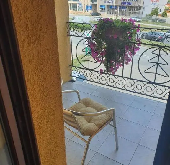 اتاق خانوادگی, Guest House Vila Bor