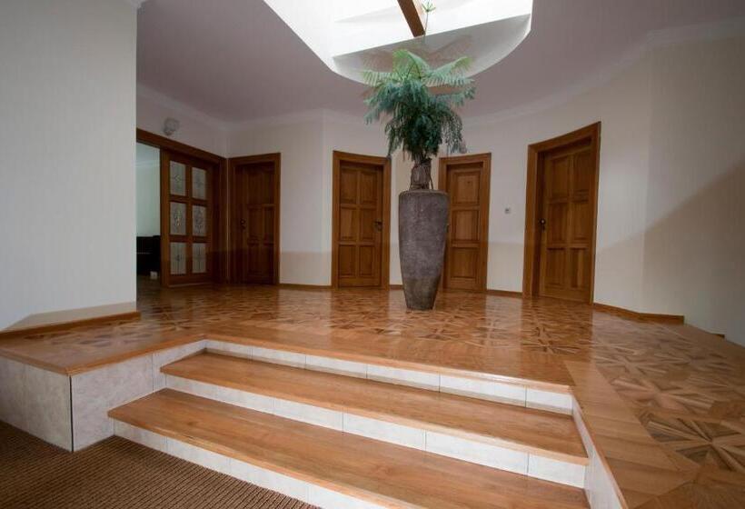 غرفة ديلوكس مطلة على حمام السباحة, Lovecká Bašta