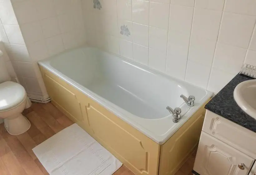 デラックスルーム, Strathallan Guest House