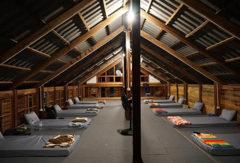 ルームシェアのワンベッド, White Rose Guesthouse