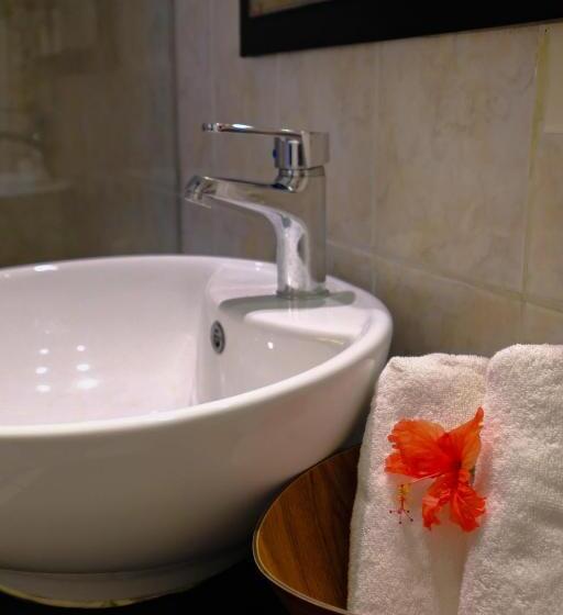 اتاق استاندارد با چشمانداز استخر, Enjoy