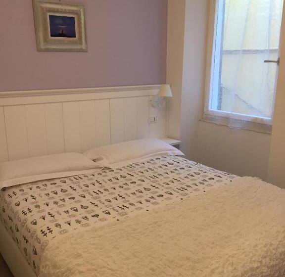 スタンダードルーム, La Linea D'acqua