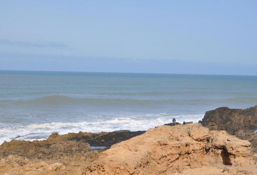 اتاق لوکس با چشم‌انداز دریا, Riad Kafila