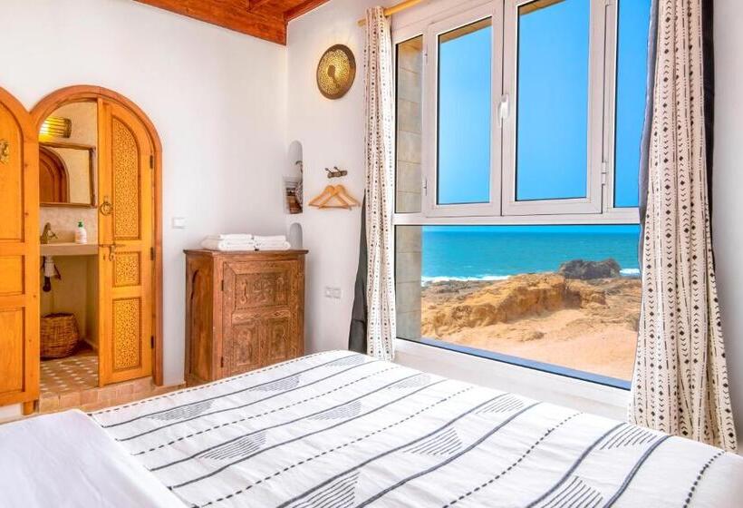 اتاق لوکس با چشم‌انداز دریا, Riad Kafila