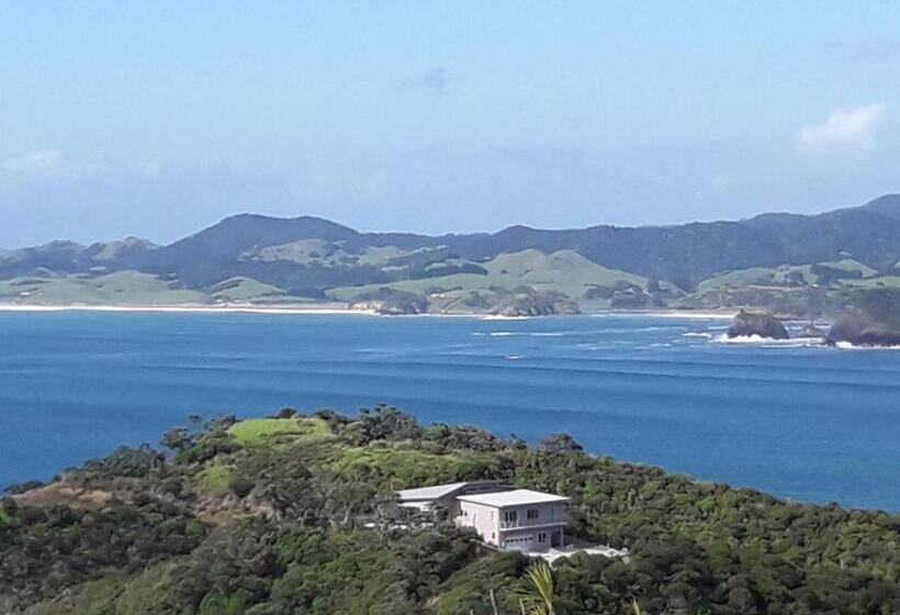 샬레, Ocean Purring Views