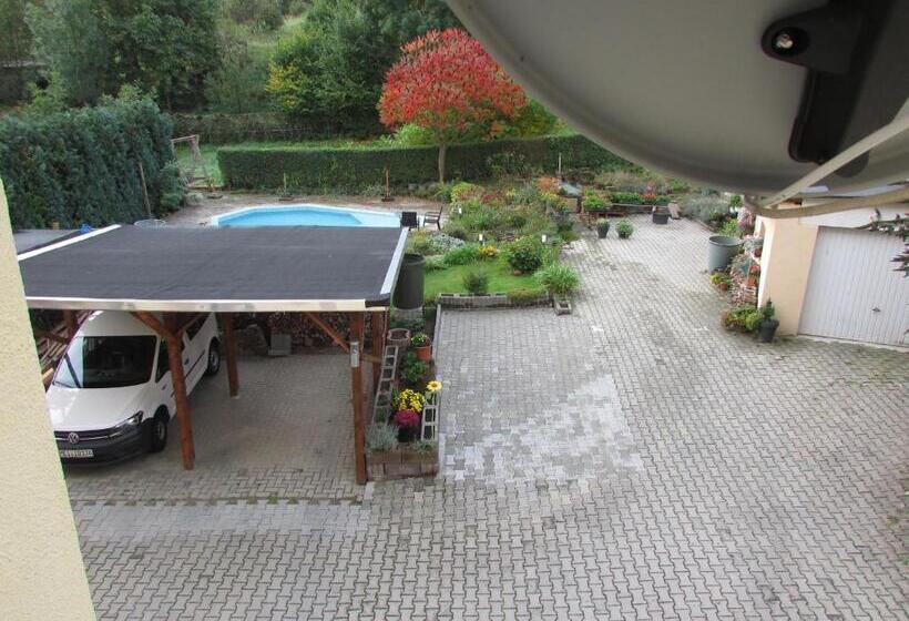 带1个卧室的带阳台的公寓, Nooaks