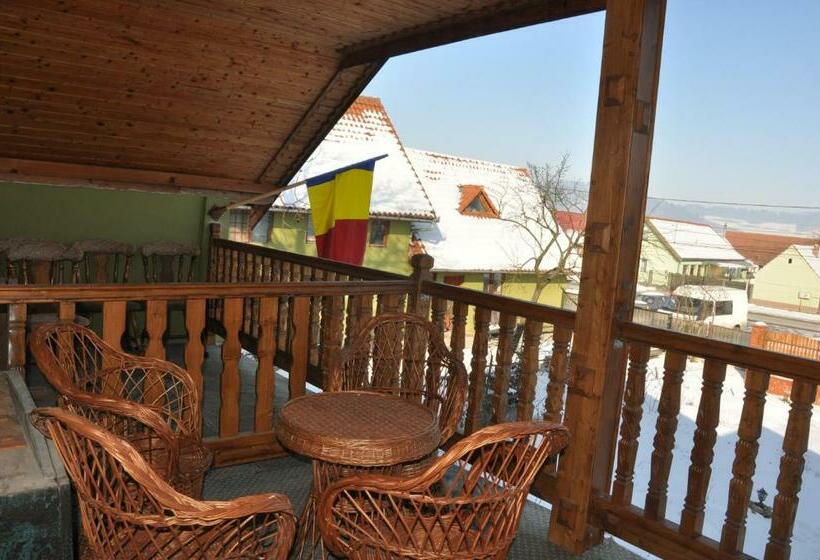 غرفة قياسية رباعية, Pensiune Muzeu Traditional Poveste In Transilvania