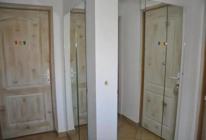 اتاق اکونومی, Pensiune Muzeu Traditional Poveste In Transilvania
