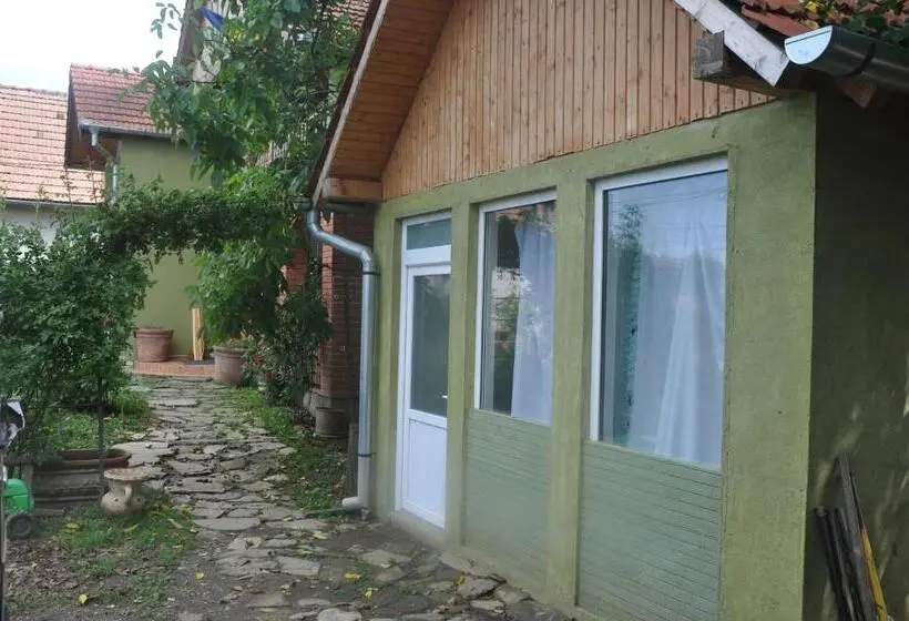 Economy Quadruple Room, Pensiune Muzeu Traditional Poveste In Transilvania