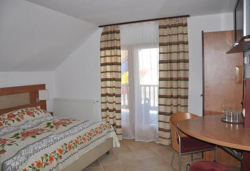 ‫فيلا غرفة نوم واحدة, Pensiune Muzeu Traditional Poveste In Transilvania