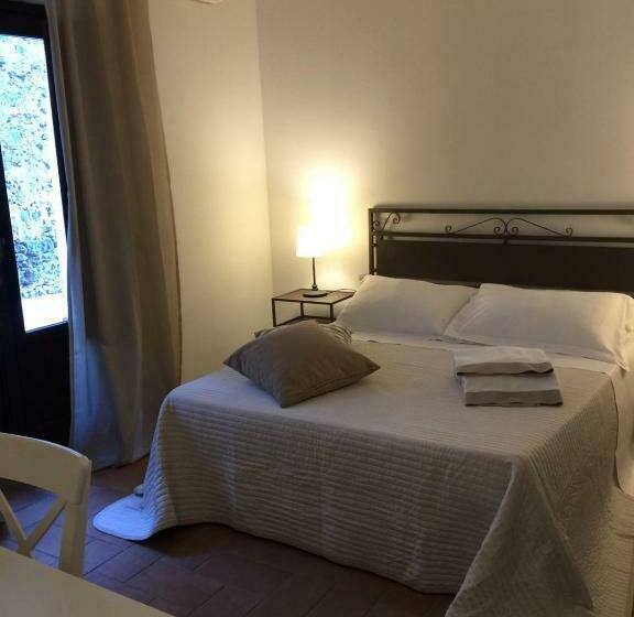 キングサイズベッドのスタンダードルーム, Domus Giuliae