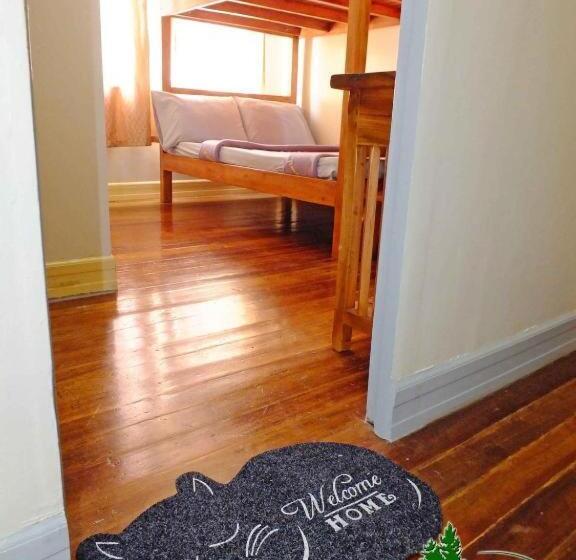 اتاق استاندارد چهار تخته, Elmar Cabin