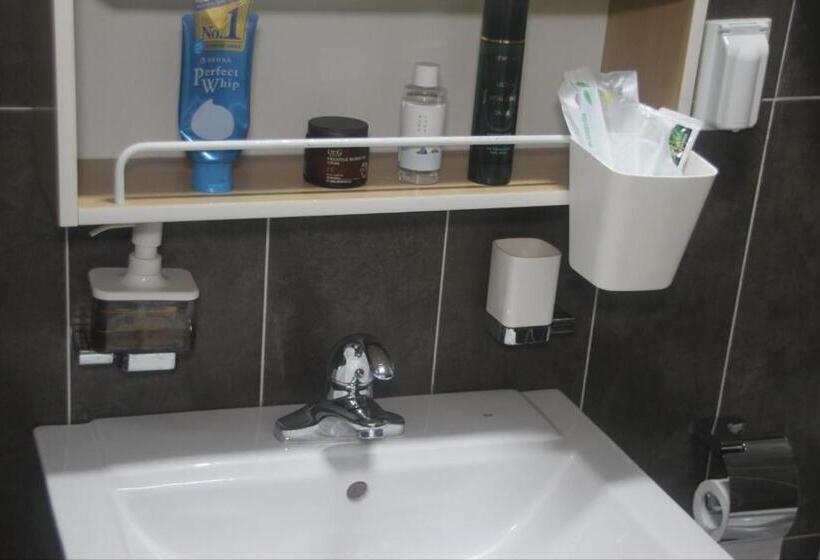 اتاق استاندارد یک نفره, All In One Guesthouse