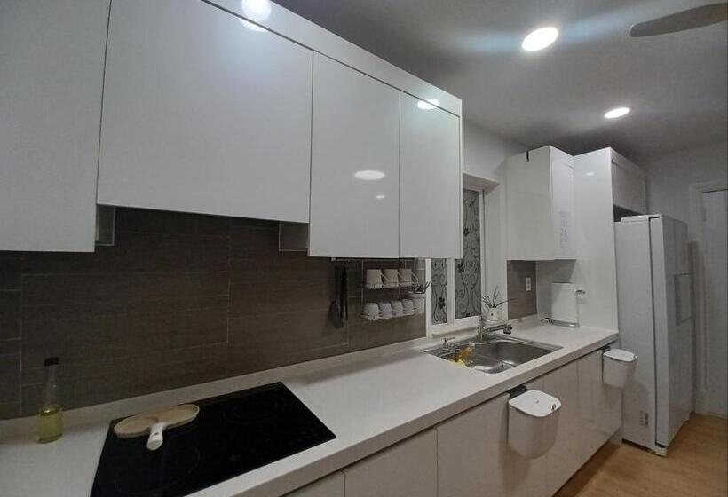 ファミリールーム, All In One Guesthouse