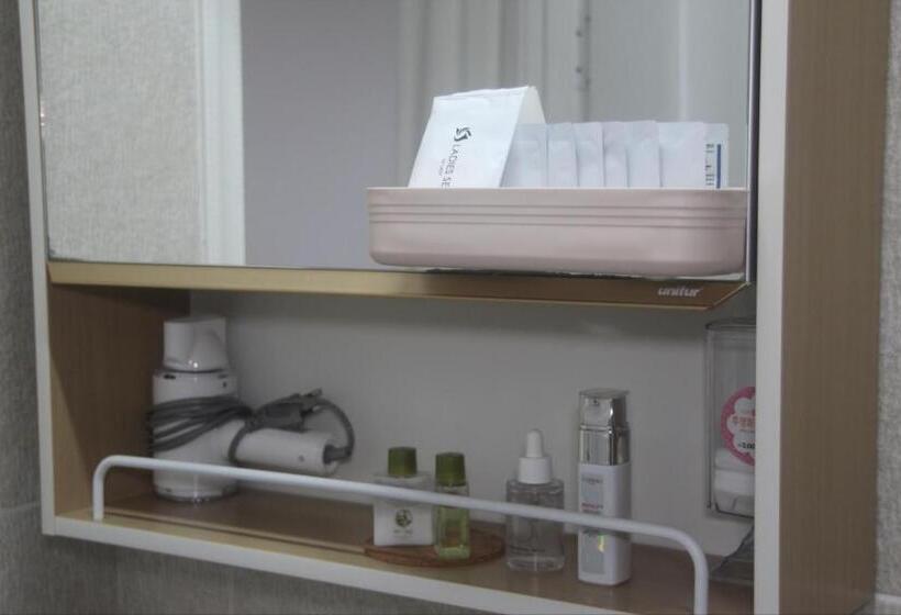 ファミリールーム, All In One Guesthouse