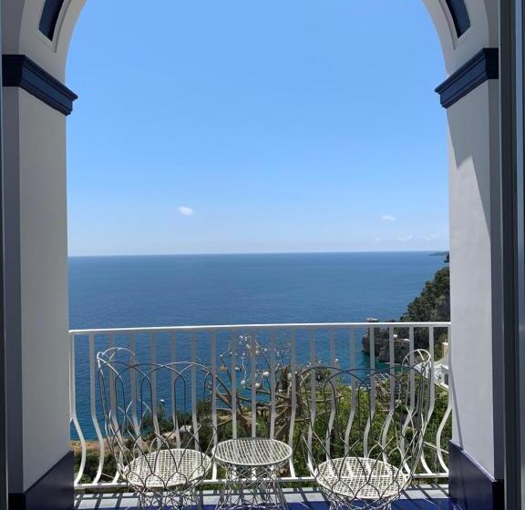 Полулюкс, Imperati Suites By Alcione Residence