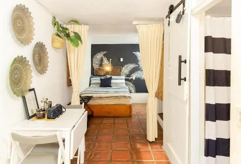 Standard Triple Room with Terrace, Trade Winds Restaurant & Guest House