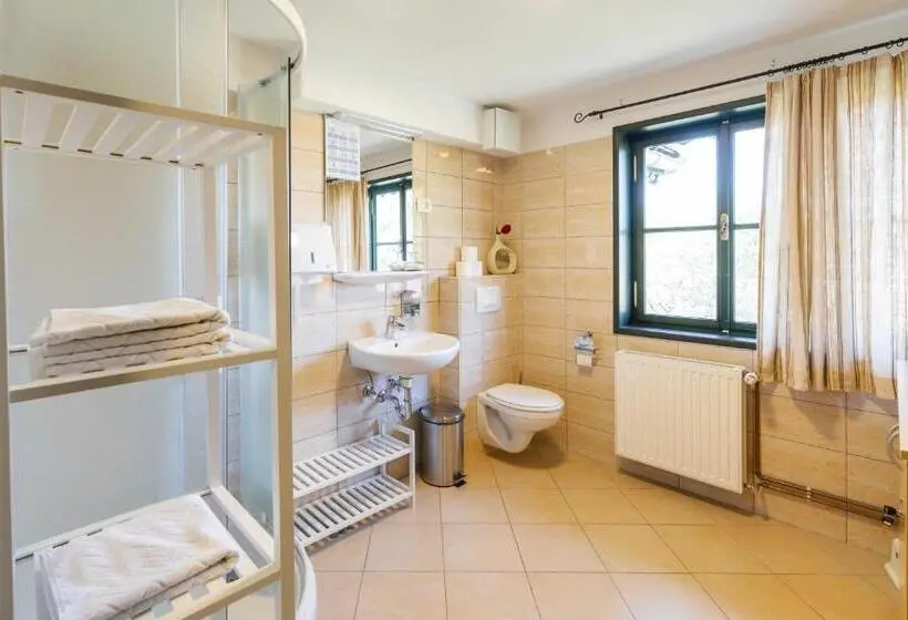 ファミリールーム, Hostel Gabronka