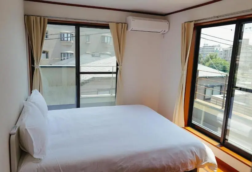 Standard-huone Jaettu Kylpyhuone, Akira Hiro House   Room203