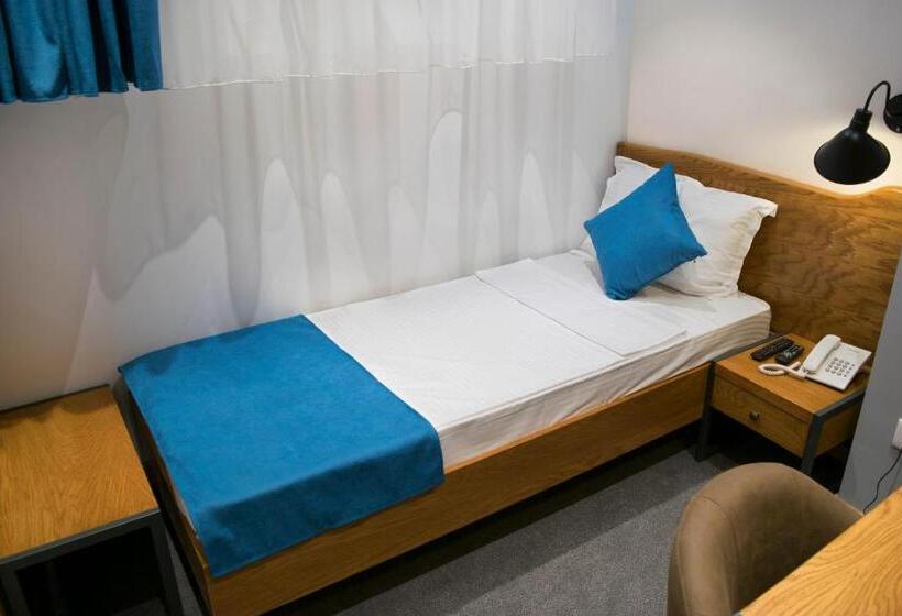 이코노미 싱글 룸, R&r