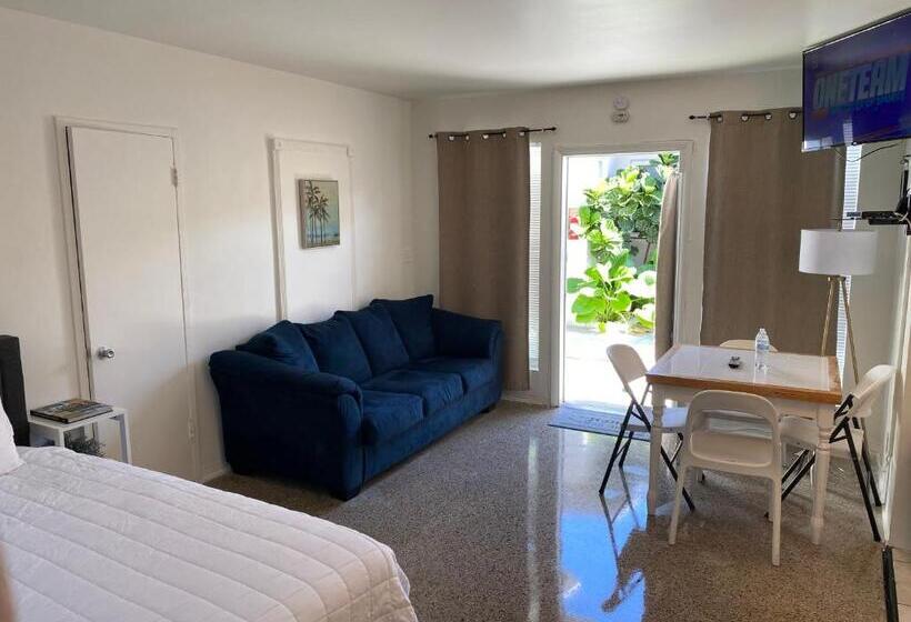 Четырехместный Номер Deluxe, Tiana Beach Inn