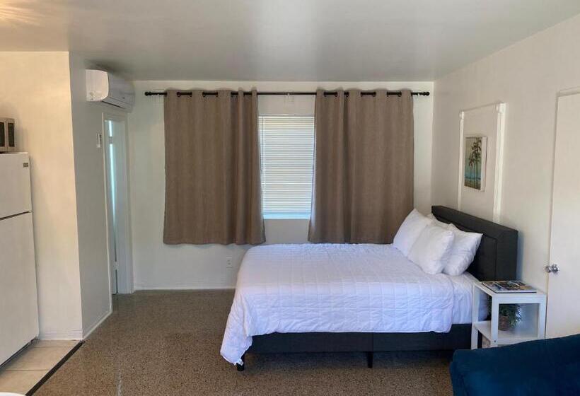 חדר דלוקס לארבעה, Tiana Beach Inn