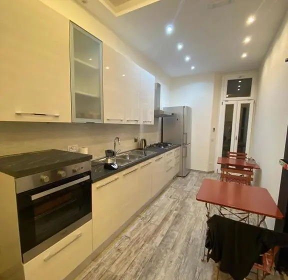 اتاق استاندارد سه نفره, Zeus Inn Una Finestra Sul Vaticano