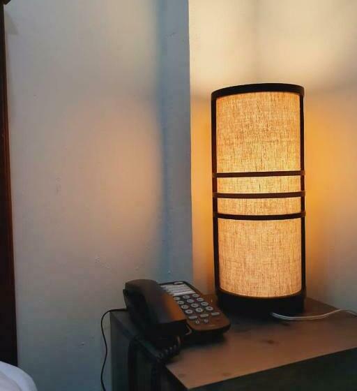 اتاق لوکس, Ariana