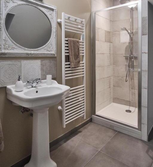 חדר סטנדרט, A L'ombre Des Pommiers