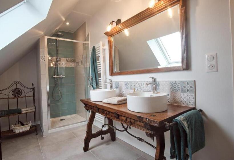 חדר סטנדרט לשלושה עם נוף לגינה, A L'ombre Des Pommiers