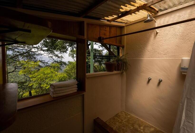 اتاق استاندارد یک نفره, Earth Lodge