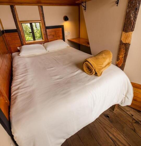 اتاق استاندارد یک نفره, Earth Lodge