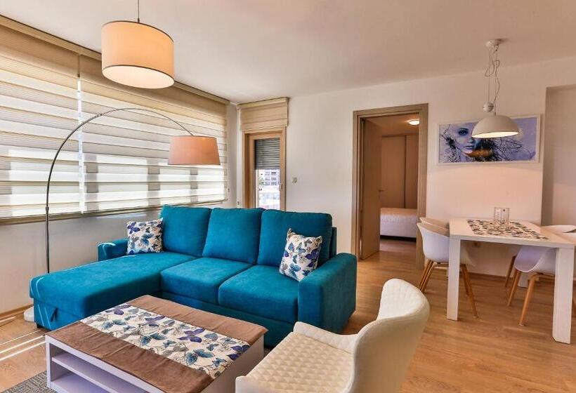 سوییت سوپریور با چشمانداز دریا, Gufo Apart