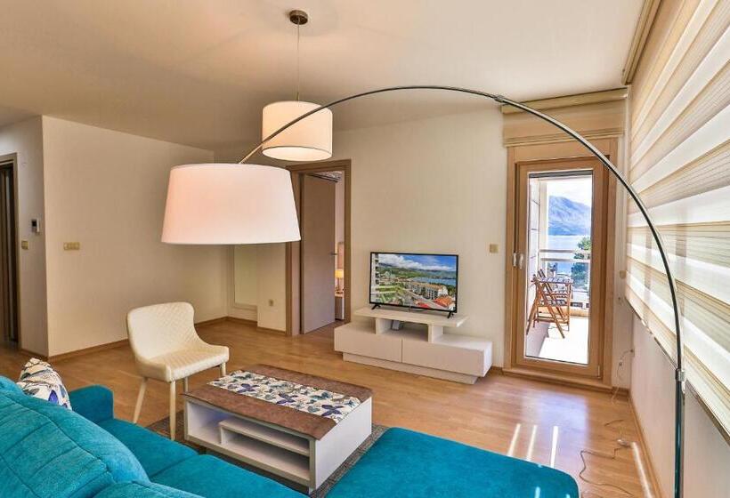 سوییت سوپریور با چشمانداز دریا, Gufo Apart