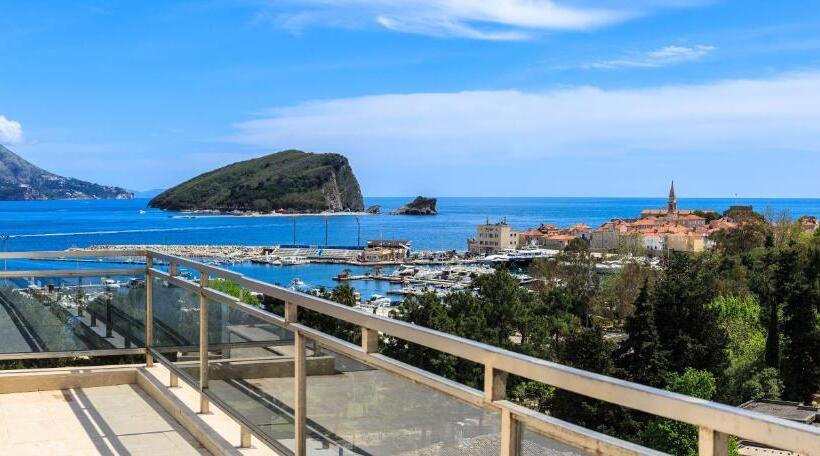 سوییت سوپریور با چشمانداز دریا, Gufo Apart