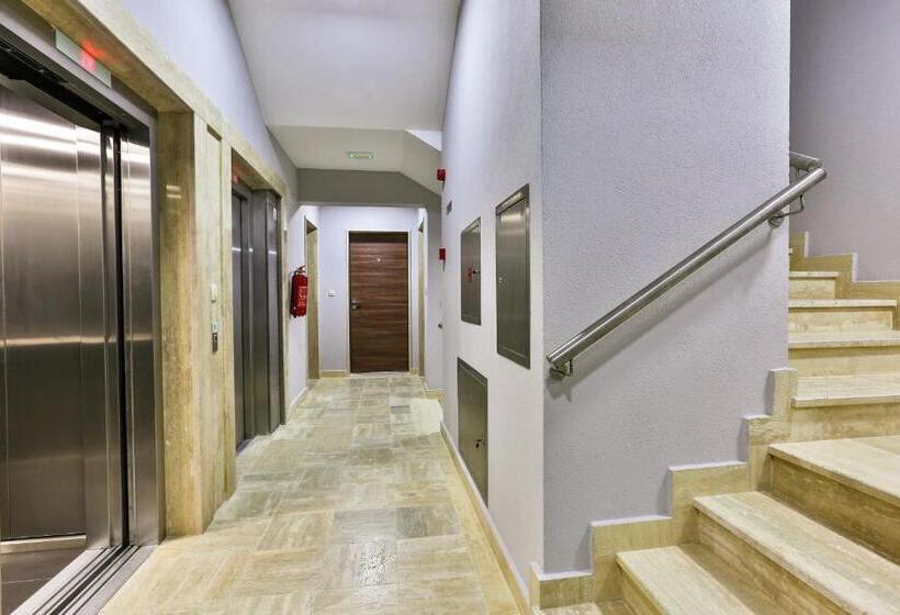 آپارتمان 1 خوابه با تراس, Gufo Apart