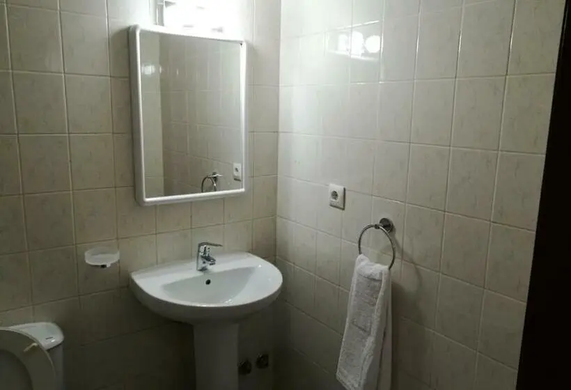 Standardzimmer, L'albera