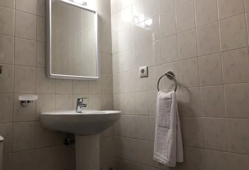 3-Bett-Standardzimmer, L'albera