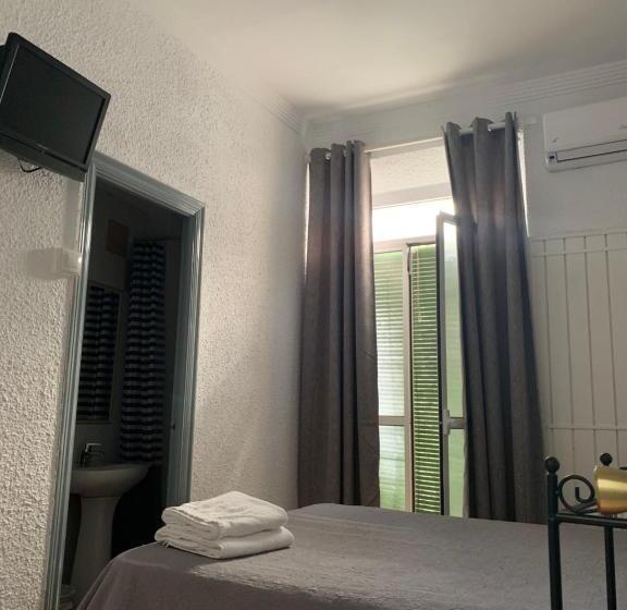 اتاق استاندارد یک نفره, Hostal Alcobia