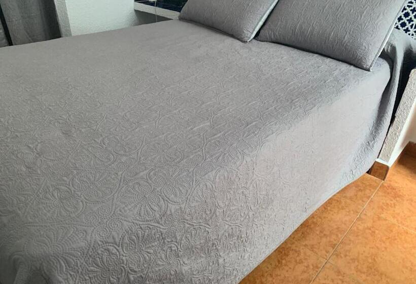 اتاق استاندارد چهار تخته, Hostal Alcobia