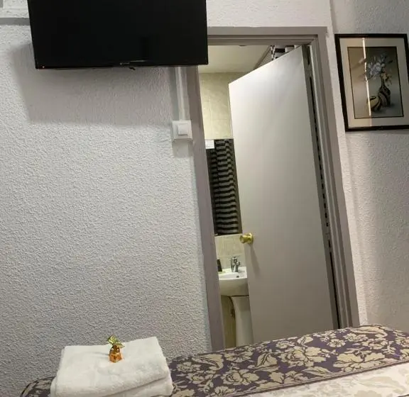 اتاق استاندارد سه نفره, Hostal Alcobia