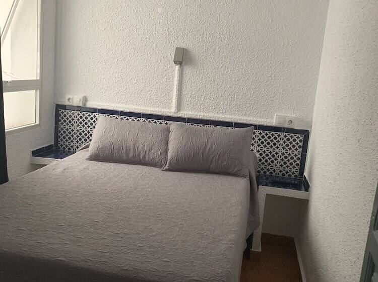 اتاق استاندارد چهار تخته, Hostal Alcobia