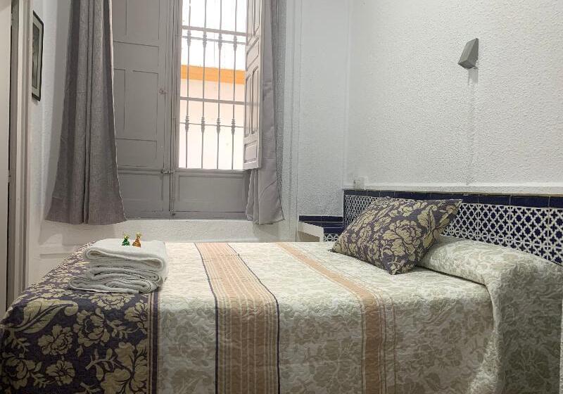 اتاق استاندارد سه نفره, Hostal Alcobia