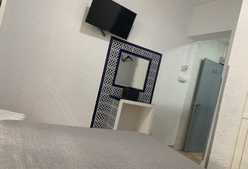 اتاق استاندارد یک نفره, Hostal Alcobia